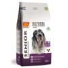 BF Petfood Senior droogvoer voor oudere honden, paarse verpakking 12,5 kg met grijze hond