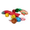 10 kattenspeeltjes uit het Duvo+ Xmas geschenkzakje met trappelkussen, pompons en ballen