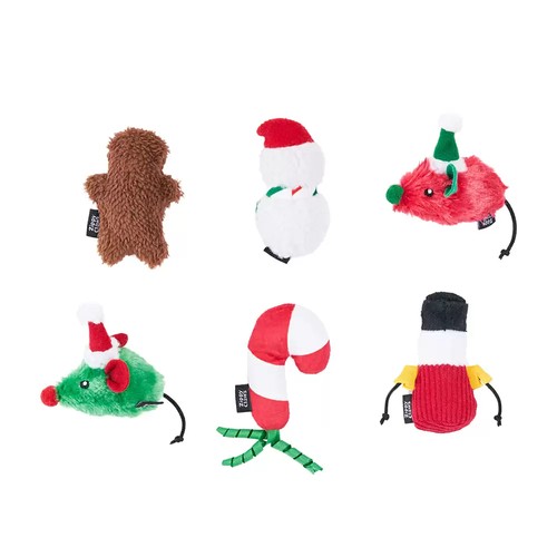 Achterkant van de zes pluche kerstspeeltjes met staartjes en groene krullende lintjes
