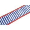 Detail van de blauw wit gestreepte stof en rode rand van de koelhalsband voor honden