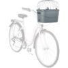 Trixie stuur-fietsmand grijs op fietsstuur gemonteerd, focus op mand