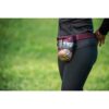 Pomppa Treat Bag beloningstasje op de heup tijdens een wandeling