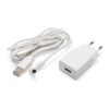 Meegeleverde adapter en USB kabel van de Beeztees Chris automatische voerbak