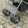 Hondenbuggy met 4 wielen op de klinkers, met dubbele voorwielen