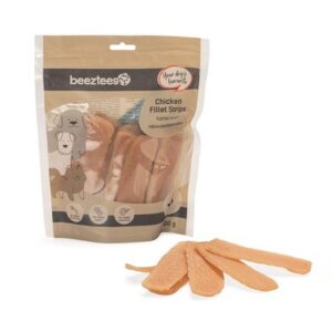 Zak Beeztees Kipfilet Strips 400 gram met losse kipfilet strips ervoor